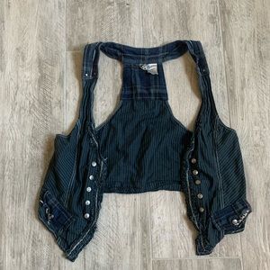 💙ONLY WORN ONCE💙 BKE vest! Size medium!